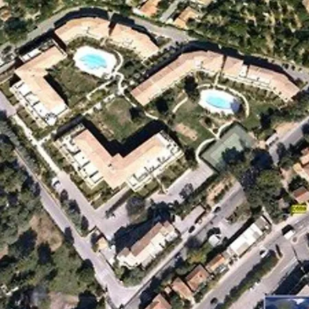 Apartment T3 Avec Grand Jardin Prive, Climatisation Et Parking - Fr-1-100-205 *
