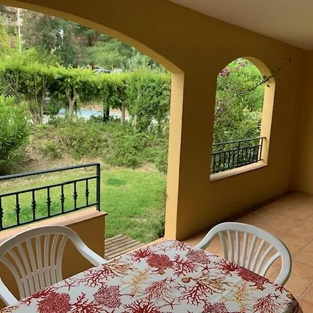 T3 Avec Grand Jardin Prive, Climatisation Et Parking - Fr-1-100-205 *